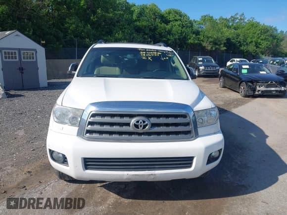 ✅ 2012 Toyota Sequoia Limited • VIN: 5TDJY5G12CS069153 • Лот: 42298136. Опубликован ранее на IAAI с пробегом 389 406 миль. Бесплатный доступ к архиву аукционных продаж из США и подробный отчёт об истории автомобиля на DreamBid. Изображение 12.