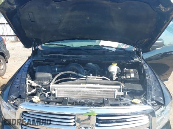 ✅ 2019 Ram 1500 Warlock • VIN: 1C6RR6LT1KS622322 • Lot: 43173994. Wystawiony na IAAI z przebiegiem Nie podano. Bezpłatny archiwum sprzedaży aukcyjnych z USA i szczegółowy raport historii pojazdu na DreamBid. Zdjęcie 10.