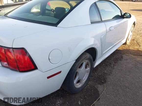 ✅ 2003 Ford Mustang Standard • VIN: 1FAFP40483F304247 • Лот: 43909183. Опубликован ранее на IAAI с пробегом 138 933 миль. Бесплатный доступ к архиву аукционных продаж из США и подробный отчёт об истории автомобиля на DreamBid. Изображение 6.