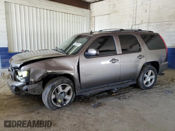 ✅ 2011 Chevrolet Tahoe LT • VIN: 1GNSKBE02BR129015 • Lot: 82066035. Listed on Copart with 151,798 mi. Free auction sales archive from the USA and detailed vehicle history report at DreamBid. Image 1.