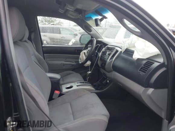 ✅ 2012 Toyota Tacoma PreRunner • VIN: 3TMKU4HN0CM032307 • Lot: 41576688. Listed on IAAI with 101,803 mi. Free auction sales archive from the USA and detailed vehicle history report at DreamBid. Image 5.