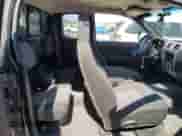 2008 Chevrolet Colorado 2LT z VIN 1GCDT49E588199803, wystawiony jako Copart lot #59993055 z przebiegiem 93 272 mil mil oraz Szkoda całkowita • Salvage title. Historia ofert i sprzedaży dostępna na DreamBid. Obrazek 10.