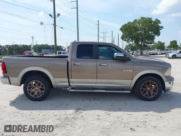 ✅ 2010 Dodge 1500 TRX • VIN: 1D7RV1GT5AS179033 • Lot: 42378439. Wystawiony na IAAI z przebiegiem 192 045 mil. Bezpłatny archiwum sprzedaży aukcyjnych z USA i szczegółowy raport historii pojazdu na DreamBid. Zdjęcie 13.