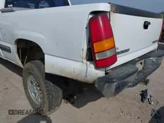 1999 Chevrolet Silverado 2500 LS с VIN 1GCFC29UXXZ178331, выставлен на аукционе IAAI как лот 41887908 с пробегом Не указан миль и . История ставок и продаж доступна на DreamBid. Изображение 6.