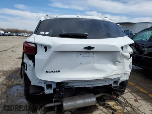 2020 Chevrolet Blazer LT z VIN 3GNKBBRA0LS717612, wystawiony jako Copart lot #47586933 z przebiegiem 20 415 mil mil oraz . Historia ofert i sprzedaży dostępna na DreamBid. Obrazek 6.