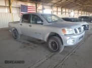 ✅ 2005 Nissan Titan XE • VIN: 1N6AA07A55N568543 • Лот: 81477545. Опубликован ранее на Copart с пробегом 247 054 миль. Бесплатный доступ к архиву аукционных продаж из США и подробный отчёт об истории автомобиля на DreamBid. Изображение 4.