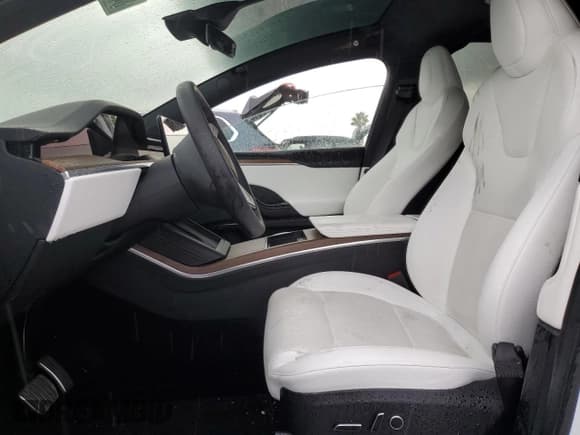 ✅ 2022 Tesla Model X • VIN: 7SAXCAE58NF363898 • Lot: 84976825. Wystawiony na Copart z przebiegiem 56 319 mil. Bezpłatny archiwum sprzedaży aukcyjnych z USA i szczegółowy raport historii pojazdu na DreamBid. Zdjęcie 7.