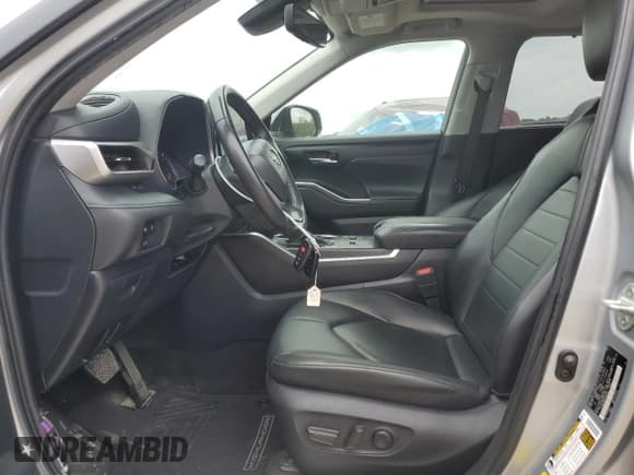 ✅ 2023 Toyota Highlander L • VIN: 5TDKDRAH2PS005536 • Lot: 57158045. Wystawiony na Copart z przebiegiem 55 509 mil. Bezpłatny archiwum sprzedaży aukcyjnych z USA i szczegółowy raport historii pojazdu na DreamBid. Zdjęcie 7.