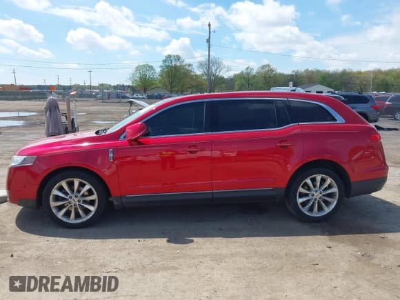✅ 2011 Lincoln MKT EcoBoost • VIN: 2LMHJ5AT8BBJ53748 • Lot: 42166783. Listed on IAAI with 136,496 mi. Free auction sales archive from the USA and detailed vehicle history report at DreamBid. Image 15.