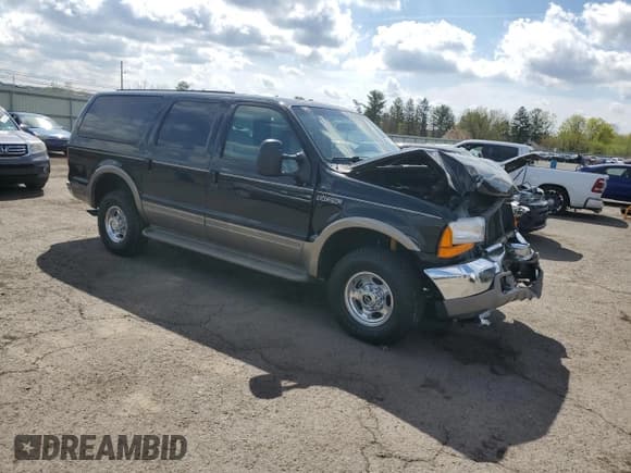 ✅ 2000 Ford Excursion Limited • VIN: 1FMSU43F9YEB39719 • Lot: 54107815. Listed on Copart with 243,842 mi. Free auction sales archive from the USA and detailed vehicle history report at DreamBid. Image 4.