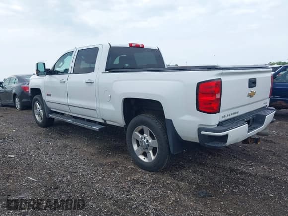✅ 2017 Chevrolet Silverado 2500HD LT • VIN: 1GC1KVEY1HF242802 • Lot: 42544932. Listed on IAAI with 119,196 mi. Free auction sales archive from the USA and detailed vehicle history report at DreamBid. Image 3.