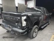 ✅ 2020 Chevrolet Silverado 1500 Custom • VIN: 1GCRWBEF0LZ247758 • Lot: 40836607. Wystawiony na IAAI z przebiegiem 83 727 mil. Bezpłatny archiwum sprzedaży aukcyjnych z USA i szczegółowy raport historii pojazdu na DreamBid. Zdjęcie 4.