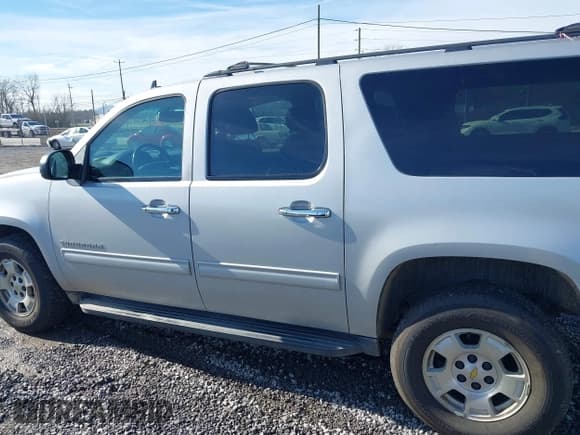 ✅ 2013 Chevrolet Suburban LS • VIN: 1GNSKHE72DR173647 • Lot: 43905237. Listed on IAAI with 244,764 mi. Free auction sales archive from the USA and detailed vehicle history report at DreamBid. Image 14.