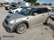 ✅ 2008 MINI Hardtop S • VIN: WMWMF73588TV32457 • Лот: 82646195. Опубликован ранее на Copart с пробегом 107 063 миль. Бесплатный доступ к архиву аукционных продаж из США и подробный отчёт об истории автомобиля на DreamBid. Изображение 1.