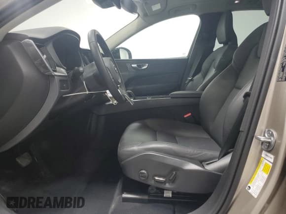 ✅ 2025 Volvo XC60 Core • VIN: YV4M12RJ7S1093423 • Лот: 70765565. Опубликован ранее на Copart с пробегом 14 396 миль. Бесплатный доступ к архиву аукционных продаж из США и подробный отчёт об истории автомобиля на DreamBid. Изображение 7.