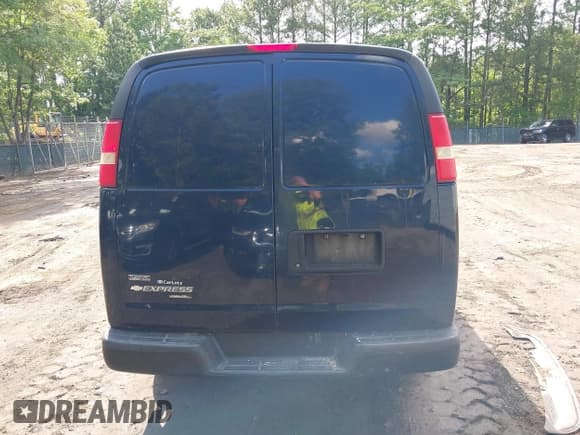 ✅ 2011 Chevrolet Express Cargo • VIN: 1GCZGTCA3B1151128 • Lot: 42423120. Listed on IAAI with 109,268 mi. Free auction sales archive from the USA and detailed vehicle history report at DreamBid. Image 17.