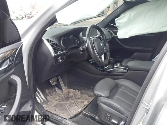 ✅ 2018 BMW X3 M40i • VIN: 5UXTS3C56J0Z02359 • Lot: 41802112. Wystawiony na IAAI z przebiegiem 82 104 mil. Bezpłatny archiwum sprzedaży aukcyjnych z USA i szczegółowy raport historii pojazdu na DreamBid. Zdjęcie 5.