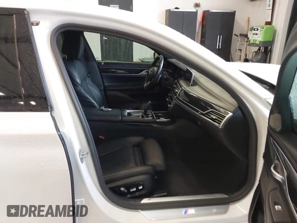 ✅ 2022 BMW 7 Series 750i xDrive • VIN: WBA7U2C02NCG79415 • Lot: 41394743. Listed on IAAI with 31,839 mi. Free auction sales archive from the USA and detailed vehicle history report at DreamBid. Image 5.