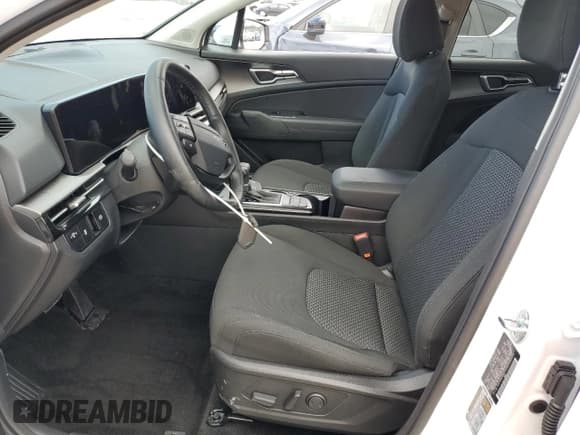 ✅ 2026 Kia Sportage LX • VIN: 5XYK23DF1TG349444 • Lot: 85742095. Wystawiony na Copart z przebiegiem 2 281 mil. Bezpłatny archiwum sprzedaży aukcyjnych z USA i szczegółowy raport historii pojazdu na DreamBid. Zdjęcie 7.