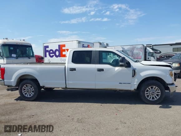 ✅ 2018 Ford F-250 XL • VIN: 1FT7W2AT8JEB20943 • Лот: 43111623. Опубликован ранее на IAAI с пробегом 215 058 миль. Бесплатный доступ к архиву аукционных продаж из США и подробный отчёт об истории автомобиля на DreamBid. Изображение 13.