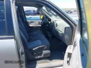 ✅ 2004 Ford Expedition XLS • VIN: 1FMRU13W94LB14919 • Lot: 42368150. Wystawiony na IAAI z przebiegiem 127 003 mil. Bezpłatny archiwum sprzedaży aukcyjnych z USA i szczegółowy raport historii pojazdu na DreamBid. Zdjęcie 5.