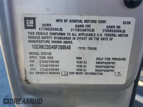 ✅ 2006 Chevrolet Silverado 2500HD LT2 • VIN: 1GCHK23D46F200540 • Lot: 47072885. Wystawiony na Copart z przebiegiem 160 542 mil. Bezpłatny archiwum sprzedaży aukcyjnych z USA i szczegółowy raport historii pojazdu na DreamBid. Zdjęcie 13.