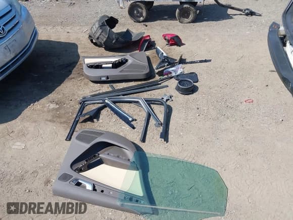 ✅ 2014 Audi A4 Premium • VIN: WAUBFAFL8EN018199 • Лот: 42512174. Опубликован ранее на IAAI с пробегом 106 038 миль. Бесплатный доступ к архиву аукционных продаж из США и подробный отчёт об истории автомобиля на DreamBid. Изображение 12.