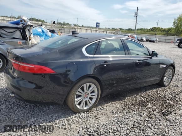✅ 2016 Jaguar XF 35t Premium • VIN: SAJBJ4BV6GCY18106 • Lot: 70354565. Wystawiony na Copart z przebiegiem 107 930 mil. Bezpłatny archiwum sprzedaży aukcyjnych z USA i szczegółowy raport historii pojazdu na DreamBid. Zdjęcie 3.