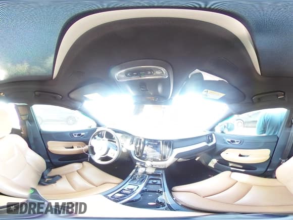 ✅ 2019 Volvo XC60 Momentum • VIN: LYV102DK9KB252010 • Lot: 71509735. Listed on Copart with 95,731 mi. Free auction sales archive from the USA and detailed vehicle history report at DreamBid. Image 15.