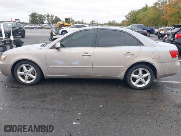 2006 Hyundai Sonata GLS with VIN 5NPEU46F46H018834, listed as a IAAI auction lot 43439822 with 72,494 mi miles and . Bid and sale history available at DreamBid. Image 14.