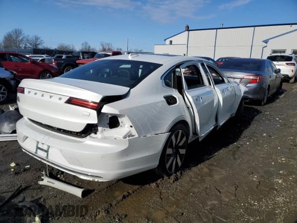 ✅ 2024 Volvo S90 Recharge Plug-In Hybrid Ultimate • VIN: LVYH60AF9RP401077 • Лот: 80315544. Опубликован ранее на Copart с пробегом 248 миль. Бесплатный доступ к архиву аукционных продаж из США и подробный отчёт об истории автомобиля на DreamBid. Изображение 3.