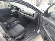 ✅ 2008 Mazda 3 Sport • VIN: JM1BK12F881795766 • Lot: 43685091. Wystawiony na IAAI z przebiegiem 171 366 mil. Bezpłatny archiwum sprzedaży aukcyjnych z USA i szczegółowy raport historii pojazdu na DreamBid. Zdjęcie 5.