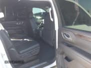 ✅ 2021 Chevrolet Suburban LT • VIN: 1GNSKCKD7MR363487 • Lot: 41669481. Wystawiony na IAAI z przebiegiem 89 484 mil. Bezpłatny archiwum sprzedaży aukcyjnych z USA i szczegółowy raport historii pojazdu na DreamBid. Zdjęcie 8.