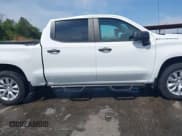 ✅ 2022 Chevrolet Silverado 1500 Custom • VIN: 3GCPYBEK4NG189834 • Lot: 42136171. Wystawiony na IAAI z przebiegiem 95 440 mil. Bezpłatny archiwum sprzedaży aukcyjnych z USA i szczegółowy raport historii pojazdu na DreamBid. Zdjęcie 14.