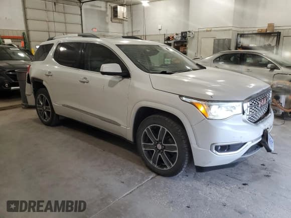 ✅ 2017 GMC Acadia Denali • VIN: 1GKKNXLS9HZ219910 • Lot: 87273995. Wystawiony na Copart z przebiegiem 166 583 mil. Bezpłatny archiwum sprzedaży aukcyjnych z USA i szczegółowy raport historii pojazdu na DreamBid. Zdjęcie 4.