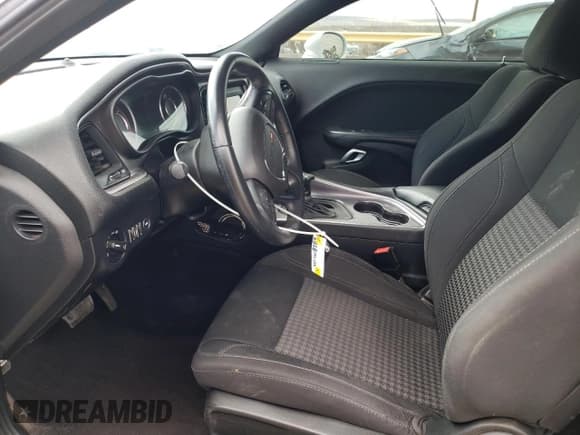 ✅ 2016 Dodge Challenger R/T • VIN: 2C3CDZBT0GH171581 • Lot: 45945064. Wystawiony na Copart z przebiegiem 74 381 mil. Bezpłatny archiwum sprzedaży aukcyjnych z USA i szczegółowy raport historii pojazdu na DreamBid. Zdjęcie 7.