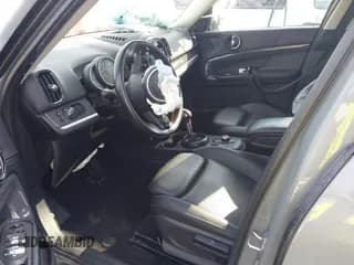 ✅ 2019 MINI Countryman Cooper S • VIN: WMZYT3C57K3E97765 • Lot: 43638287. Listed on IAAI with 111,828 mi. Free auction sales archive from the USA and detailed vehicle history report at DreamBid. Image 5.