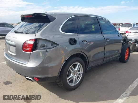 ✅ 2013 Porsche Cayenne • VIN: WP1AA2A25DLA03699 • Lot: 43479219. Wystawiony na IAAI z przebiegiem 120 866 mil. Bezpłatny archiwum sprzedaży aukcyjnych z USA i szczegółowy raport historii pojazdu na DreamBid. Zdjęcie 4.