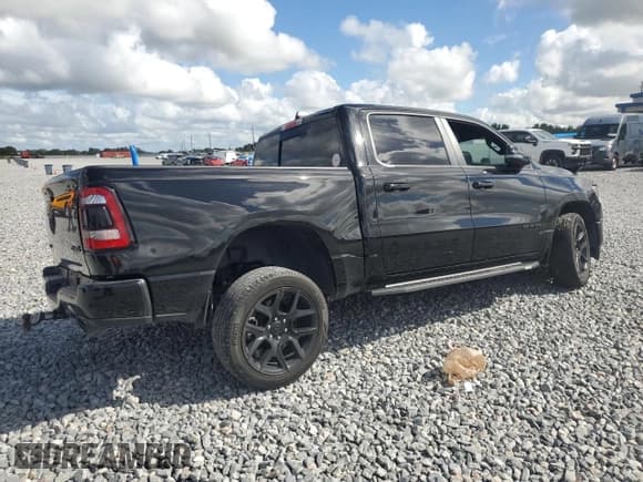 ✅ 2024 Ram 1500 Laramie • VIN: 1C6SRFJT4RN185705 • Лот: 85873125. Опубликован ранее на Copart с пробегом 28 636 миль. Бесплатный доступ к архиву аукционных продаж из США и подробный отчёт об истории автомобиля на DreamBid. Изображение 3.