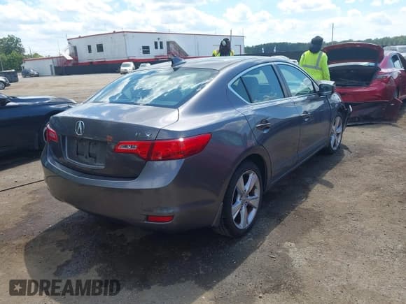 ✅ 2015 Acura ILX Premium • VIN: 19VDE1F51FE004918 • Lot: 43025688. Wystawiony na IAAI z przebiegiem 108 621 mil. Bezpłatny archiwum sprzedaży aukcyjnych z USA i szczegółowy raport historii pojazdu na DreamBid. Zdjęcie 4.
