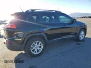 ✅ 2017 Jeep Cherokee Sport • VIN: 1C4PJLAS4HW541557 • Lot: 81975435. Wystawiony na Copart z przebiegiem 217 360 mil. Bezpłatny archiwum sprzedaży aukcyjnych z USA i szczegółowy raport historii pojazdu na DreamBid. Zdjęcie 3.