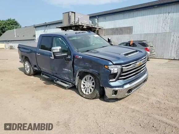✅ 2024 Chevrolet Silverado 2500HD LTZ • VIN: 2GC4YPE7XR1168464 • Lot: 67736125. Listed on Copart with 19,295 mi. Free auction sales archive from the USA and detailed vehicle history report at DreamBid. Image 13.