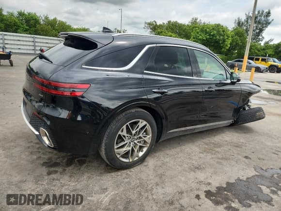 ✅ 2023 Genesis GV70 2.5T • VIN: KMUMADTB7PU132997 • Lot: 71509915. Listed on Copart with 9,129 mi. Free auction sales archive from the USA and detailed vehicle history report at DreamBid. Image 3.