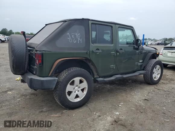 ✅ 2007 Jeep Wrangler Unlimited Sahara • VIN: 1J4GA59197L161289 • Лот: 67546555. Опубликован ранее на Copart с пробегом 198 630 миль. Бесплатный доступ к архиву аукционных продаж из США и подробный отчёт об истории автомобиля на DreamBid. Изображение 3.