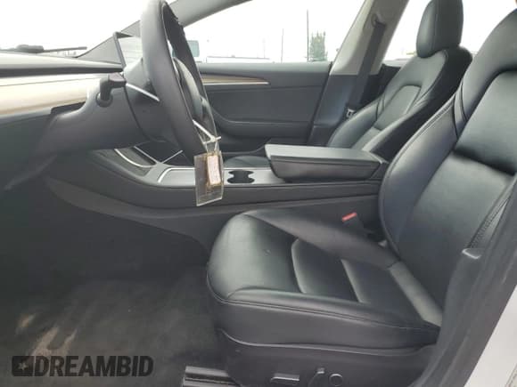 ✅ 2022 Tesla Model 3 • VIN: 5YJ3E1EA5NF372478 • Lot: 85423265. Wystawiony na Copart z przebiegiem 132 783 mil. Bezpłatny archiwum sprzedaży aukcyjnych z USA i szczegółowy raport historii pojazdu na DreamBid. Zdjęcie 7.