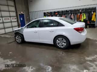 2015 Chevrolet Cruze LS z VIN 1G1PA5SG0F7189695, wystawiony jako Copart lot #90311155 z przebiegiem 92 077 mil mil oraz Szkoda całkowita • Salvage title. Historia ofert i sprzedaży dostępna na DreamBid. Obrazek 2.