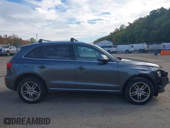 ✅ 2017 Audi Q5 Premium Plus • VIN: WA1L2AFP0HA016667 • Lot: 43453589. Wystawiony na IAAI z przebiegiem 140 208 mil. Bezpłatny archiwum sprzedaży aukcyjnych z USA i szczegółowy raport historii pojazdu na DreamBid. Zdjęcie 13.