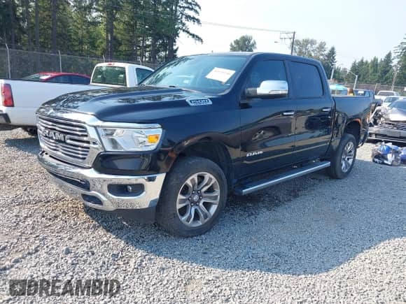 2020 Ram 1500 Big Horn z VIN 1C6SRFFT8LN201310, wystawiony jako IAAI lot #43125240 z przebiegiem 83 796 mil mil oraz . Historia ofert i sprzedaży dostępna na DreamBid. Obrazek 2.