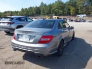 ✅ 2013 Mercedes-Benz C 300 Sport • VIN: WDDGF8AB1DR252245 • Lot: 43314231. Wystawiony na IAAI z przebiegiem 126 296 mil. Bezpłatny archiwum sprzedaży aukcyjnych z USA i szczegółowy raport historii pojazdu na DreamBid. Zdjęcie 4.