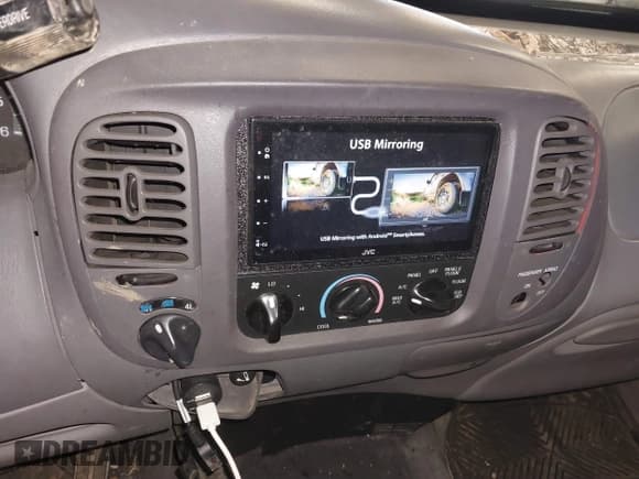 ✅ 1998 Ford F-150 XL • VIN: 1FTRX08L6WKA88552 • Lot: 41549860. Listed on IAAI with 141,247 mi. Free auction sales archive from the USA and detailed vehicle history report at DreamBid. Image 15.